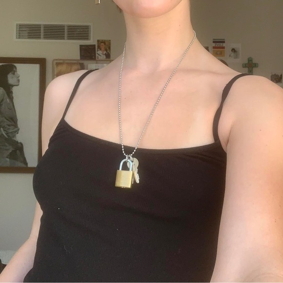Marc Jacobs ‘Don’t f*ck with my sh*t’ Padlock Necklace - Picture 2 of 5